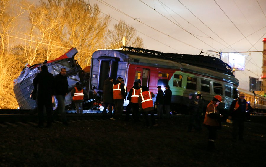 Two trains crash in western Moscow, 50 injured