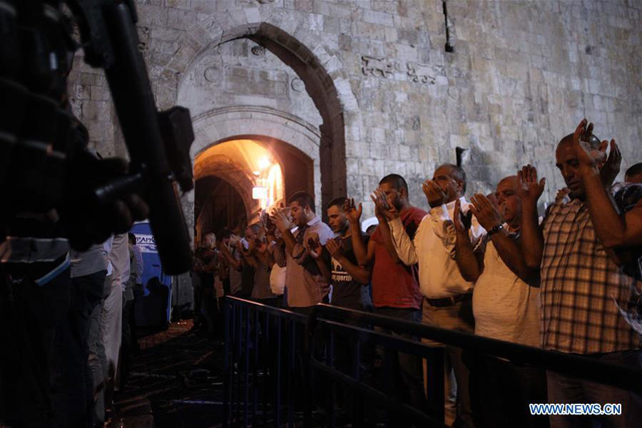 Muslims protest against new Israeli security measures in Jerusalem