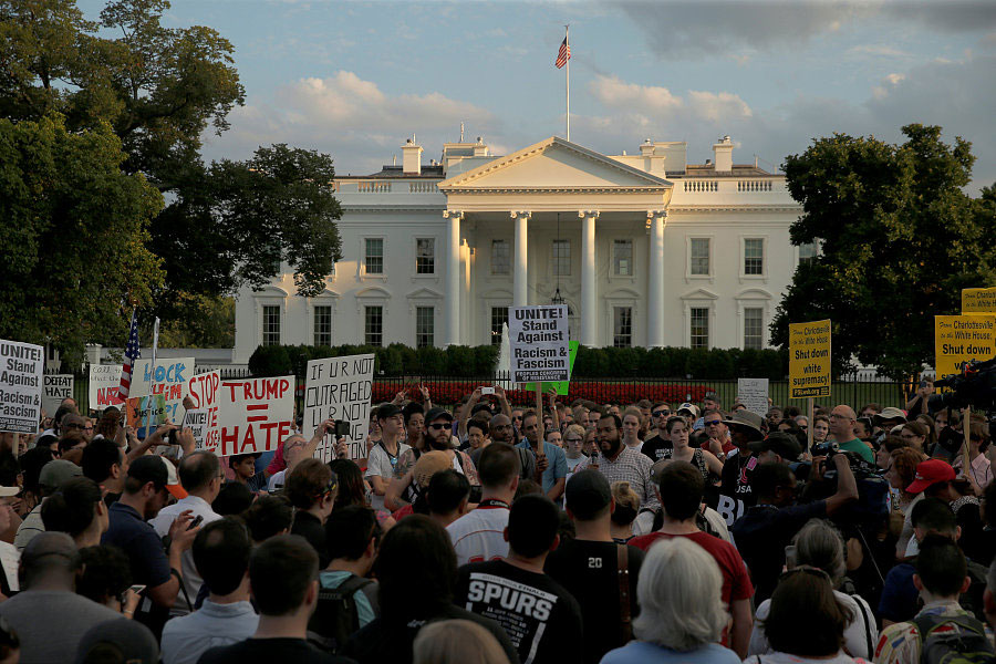 Hundreds rally around US against white supremacists