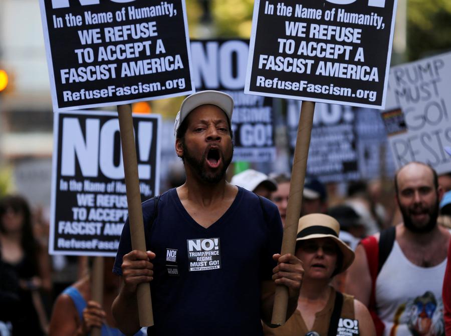 Hundreds rally around US against white supremacists
