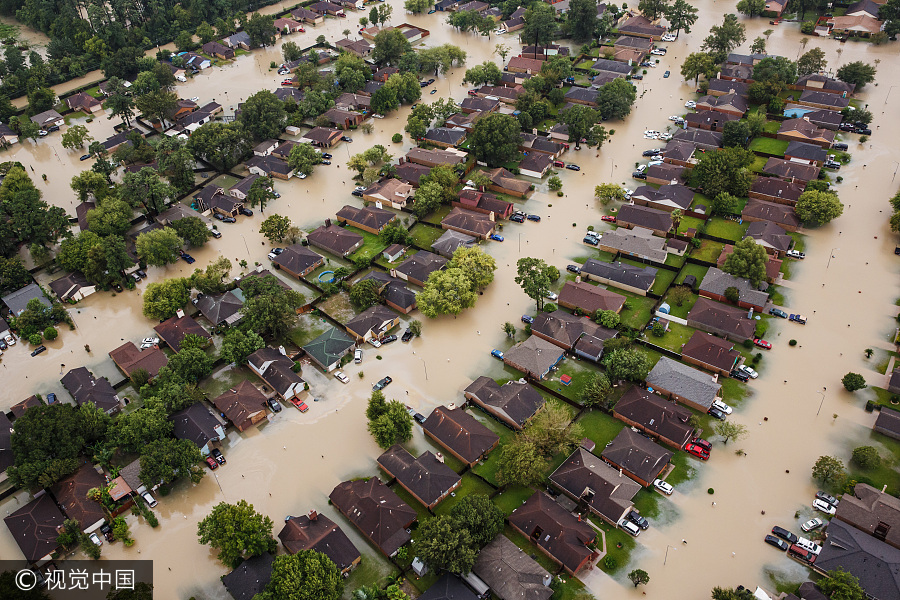 Houston opens 2nd convention center to evacuees