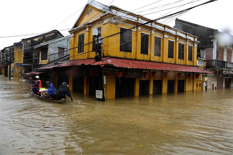 61 dead as Typhoon Damrey hits central Vietnam