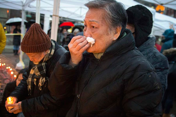 Thousands in NYC see off slain police officer