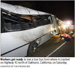 1 dead in crash of bus carrying Chinese pupils in California