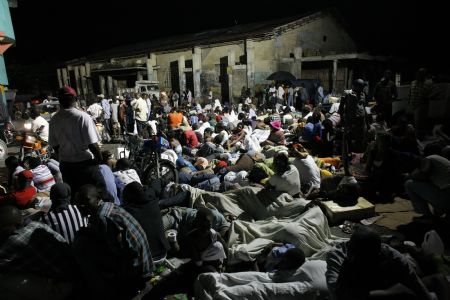 Quake-hit Haiti appealing for international help