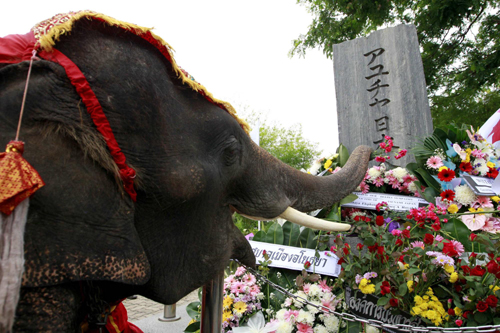 Mourn for the quake victims in Japan