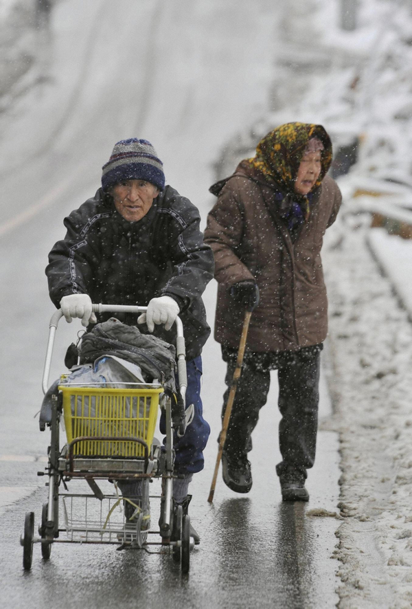 Fuel,food scarcity prevail in Japan for days