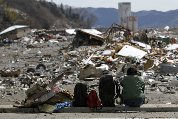 Japanese abroad struggle to cope