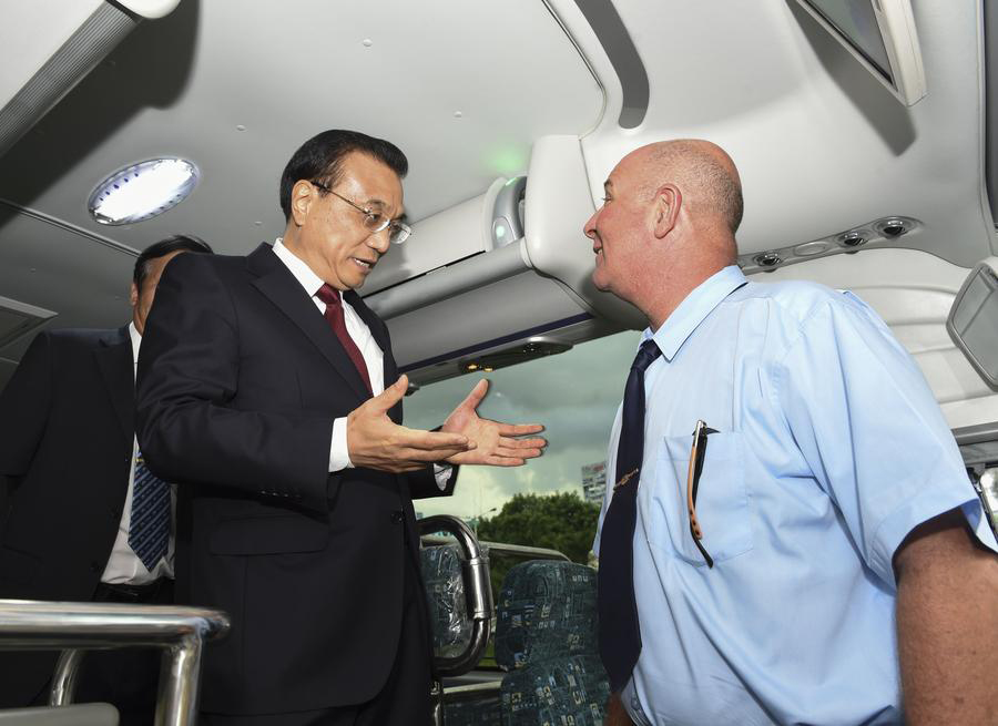 Premier Li experiences on vehicle exported by China's producer in Cuba
