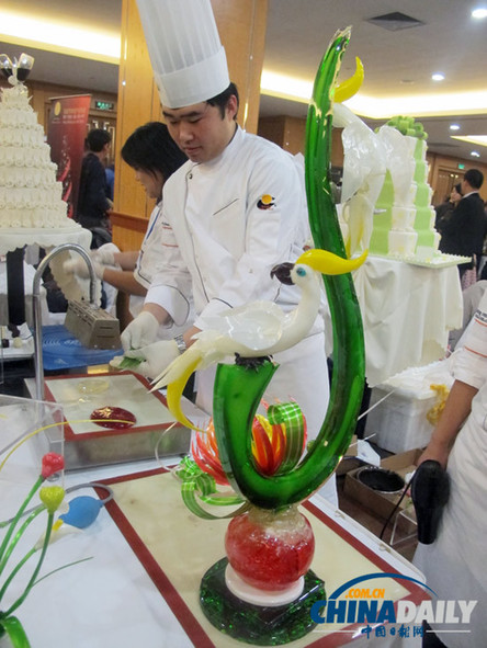 “第四届中西餐饮厨艺创新表演赛暨第四届西餐食品饮品博览交流会”在京举行(图)