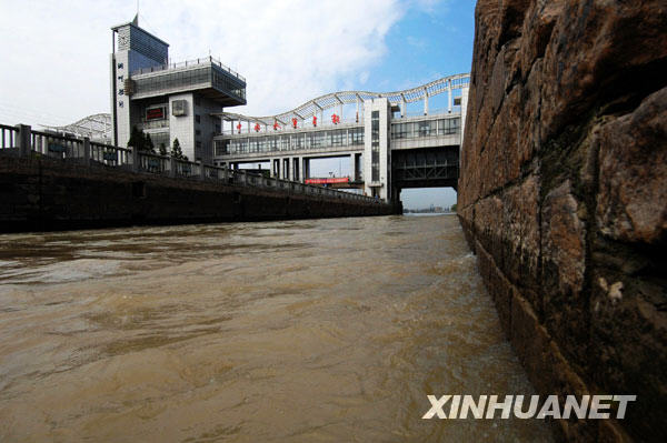 江浙沪8000船只大堵航[组图]