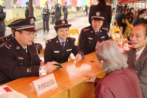 中越联合打拐合作的桥梁——记广西壮族自治区女警官潘琦