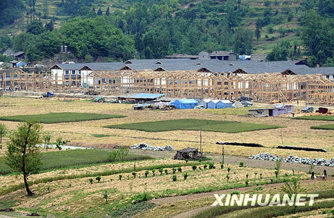 汶川地震一周年：青川依旧在 恢复重建忙