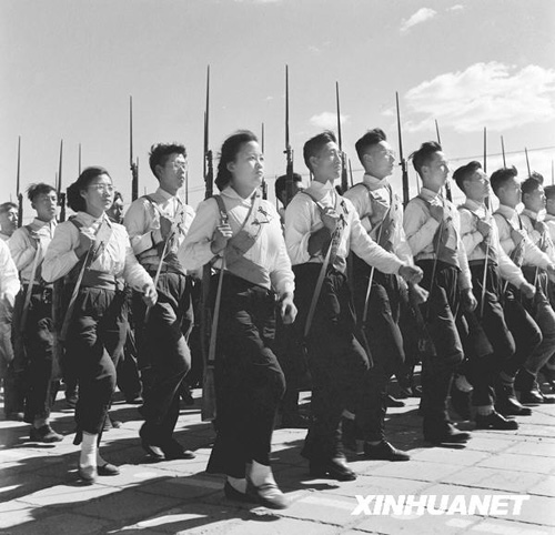 1958年：女民兵方队首次亮相