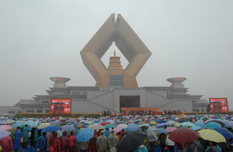 法门寺举行佛指舍利安奉大典