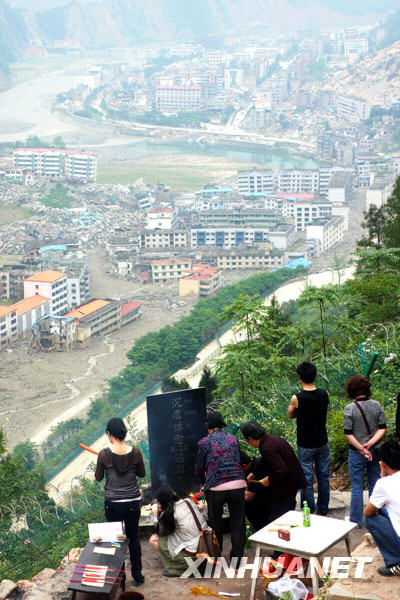 各地举行活动纪念汶川地震一周年[组图]