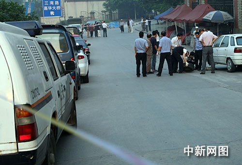 重庆发生枪击案1名男子中枪身亡(组图)