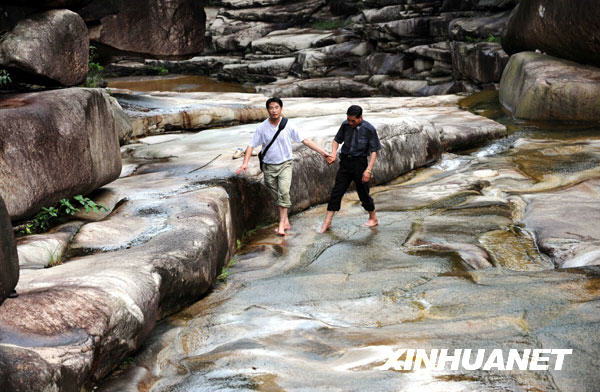 柘荣丹霞地貌多奇观[组图]