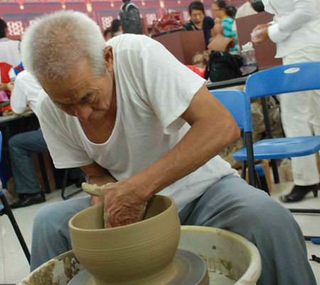 第九届中国（淄博）国际陶瓷博览会开幕