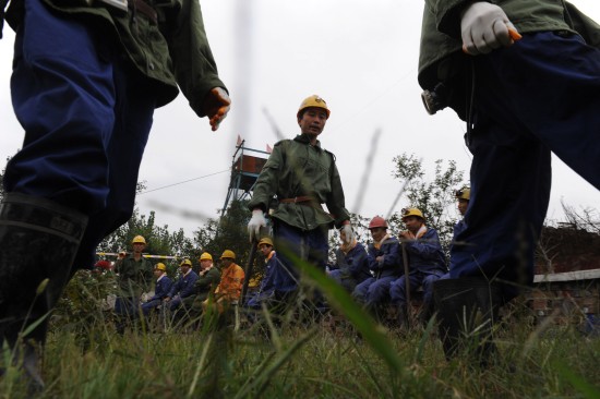 河南平顶山矿难致35人死亡44人被困