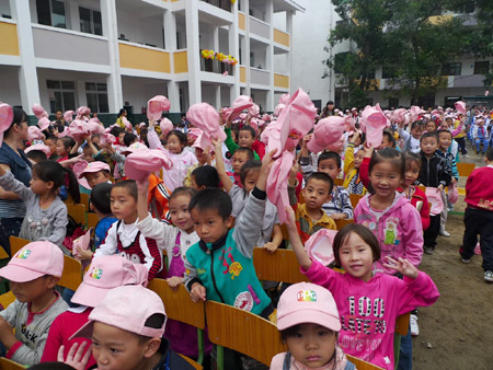 多彩图书室点亮地震灾区孩童人生(组图)