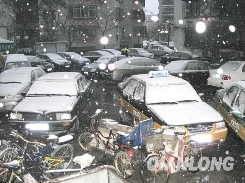 北京受降雪影响部分航班延误 已启动应急预案