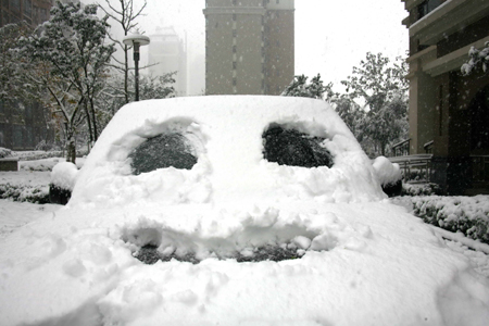 济南迎来今冬首场大到暴雪（图）