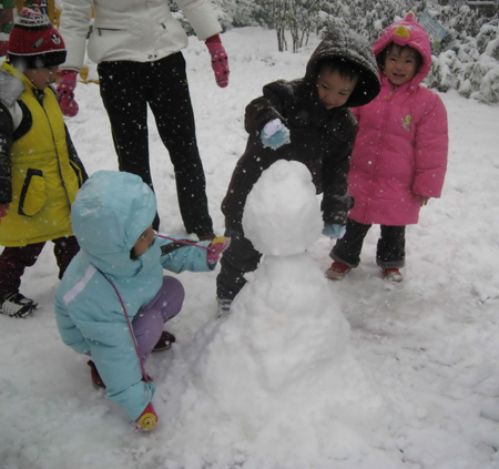 济南迎来今冬首场大到暴雪（图）