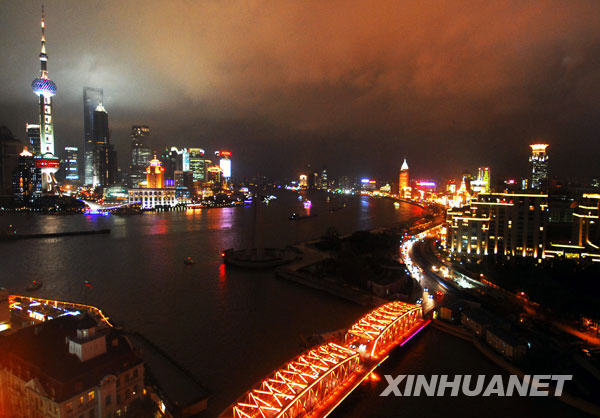 上海苏州河河口再现“浦江胜景”